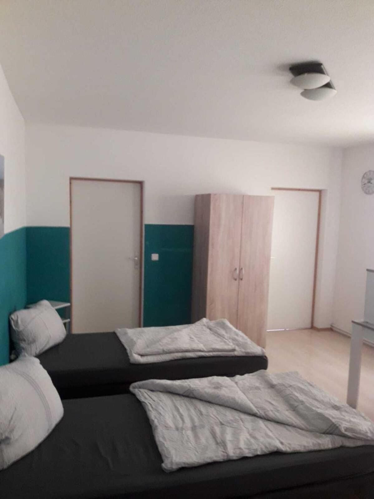 Hostel Im Medizinerviertel Halle  Room photo